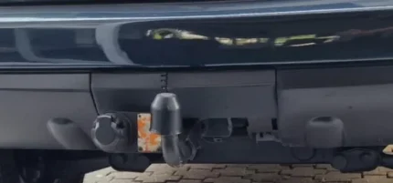 Кришка середнього буксировочного гака Mercedes W163