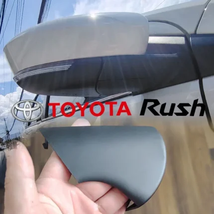 Нижня кришка дзеркала Toyota Rush