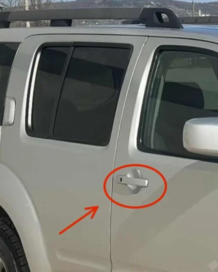 Накладка дверної ручки Nissan Pathfinder